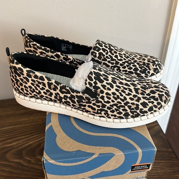 NEW Clarks Step Glow Jade Leopard Print 9 Wide - Picture 2 of 9